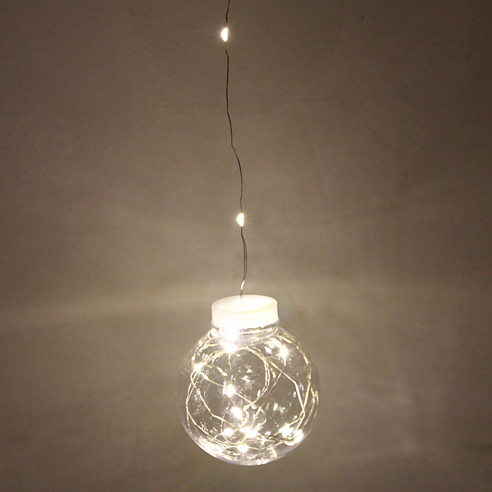 Гирлянда для дома БАХРОМА "Шар" ш2,5 м* в0,5/0,8м 200 ламп LED, d-8 см, 1 реж, IP-20, Белый